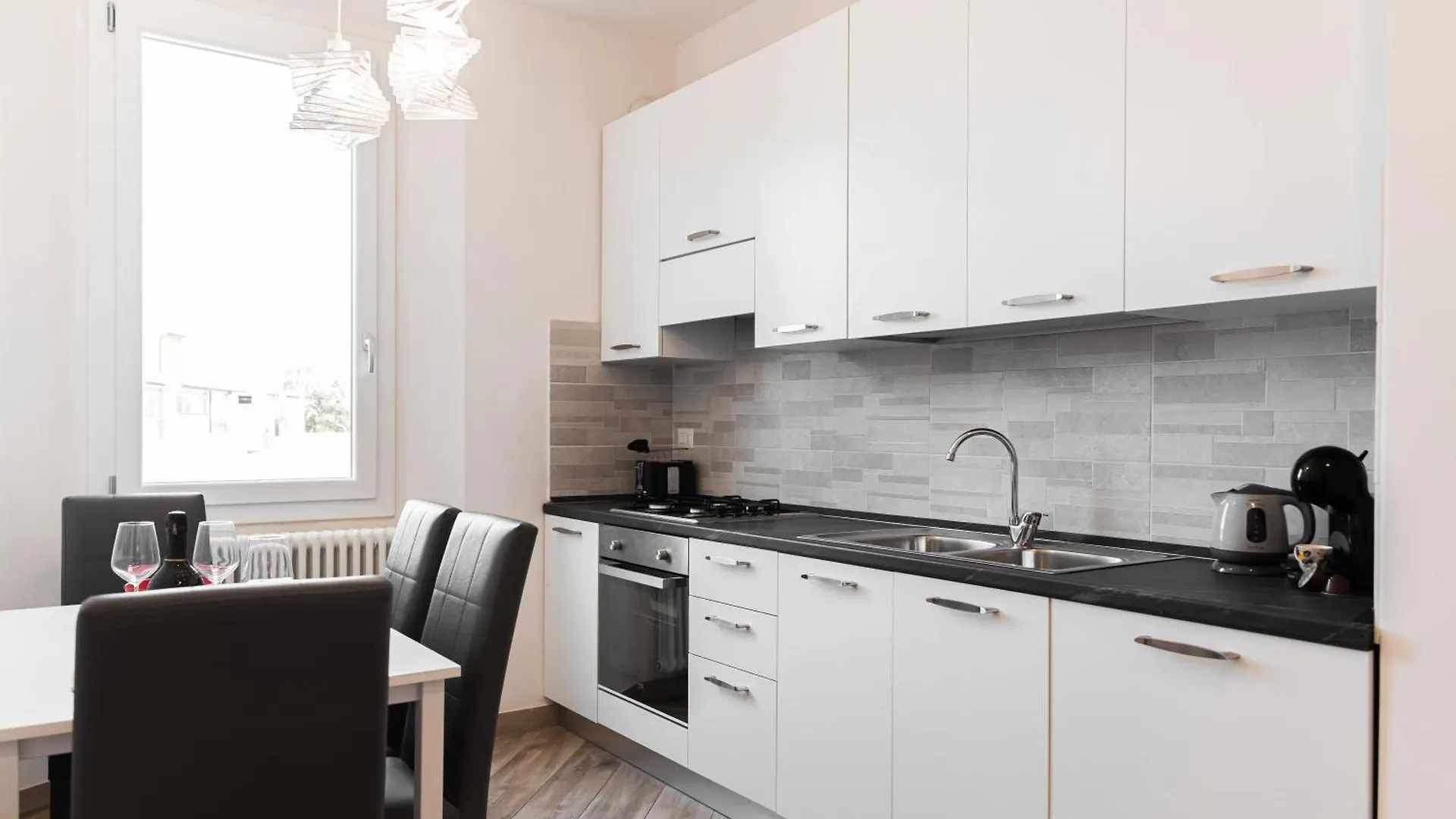 Carracci House - Free Parking - Station - Center E Fiera Apartment Bologna