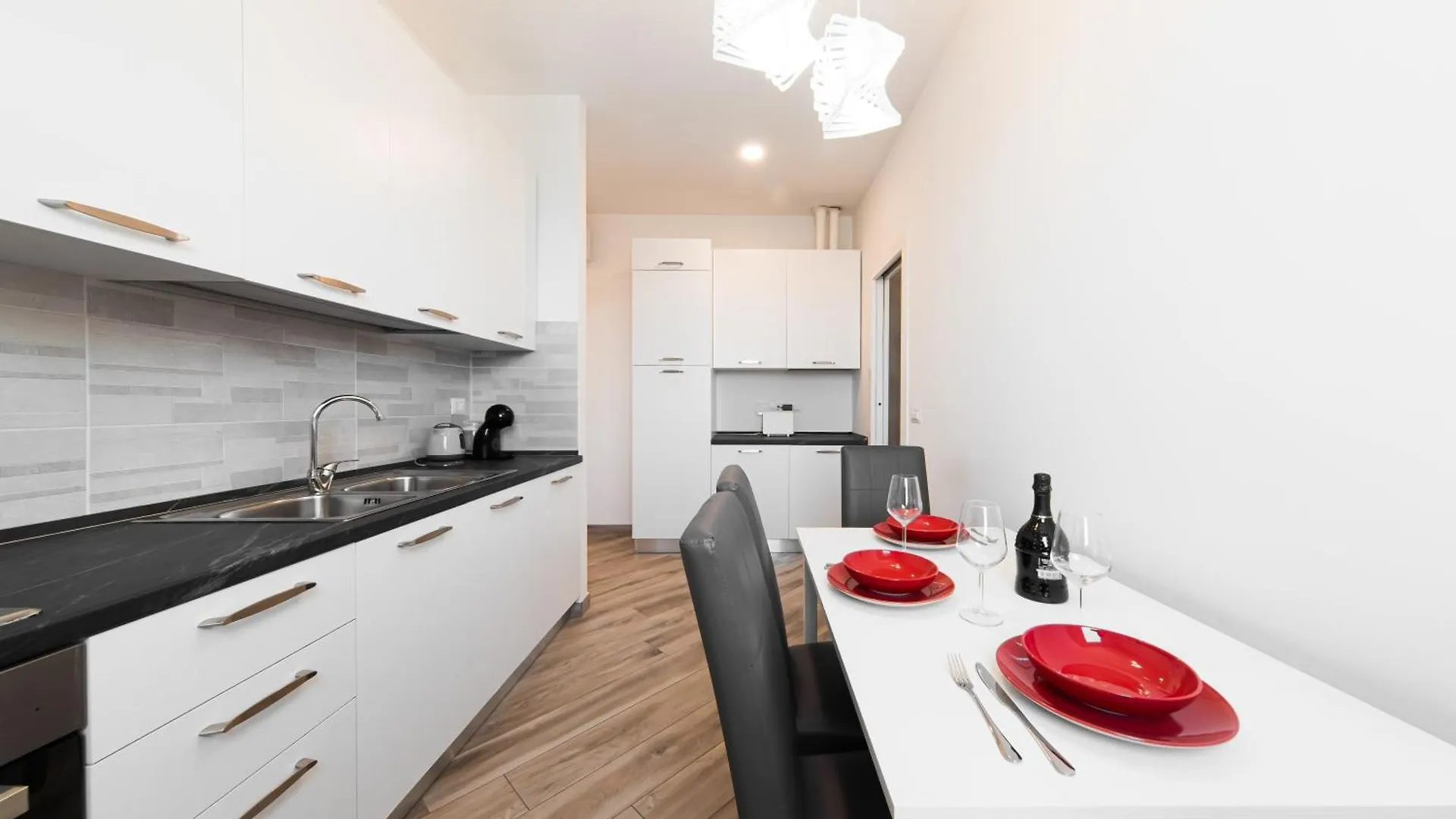 Carracci House - Free Parking - Station - Center E Fiera Apartment Bologna