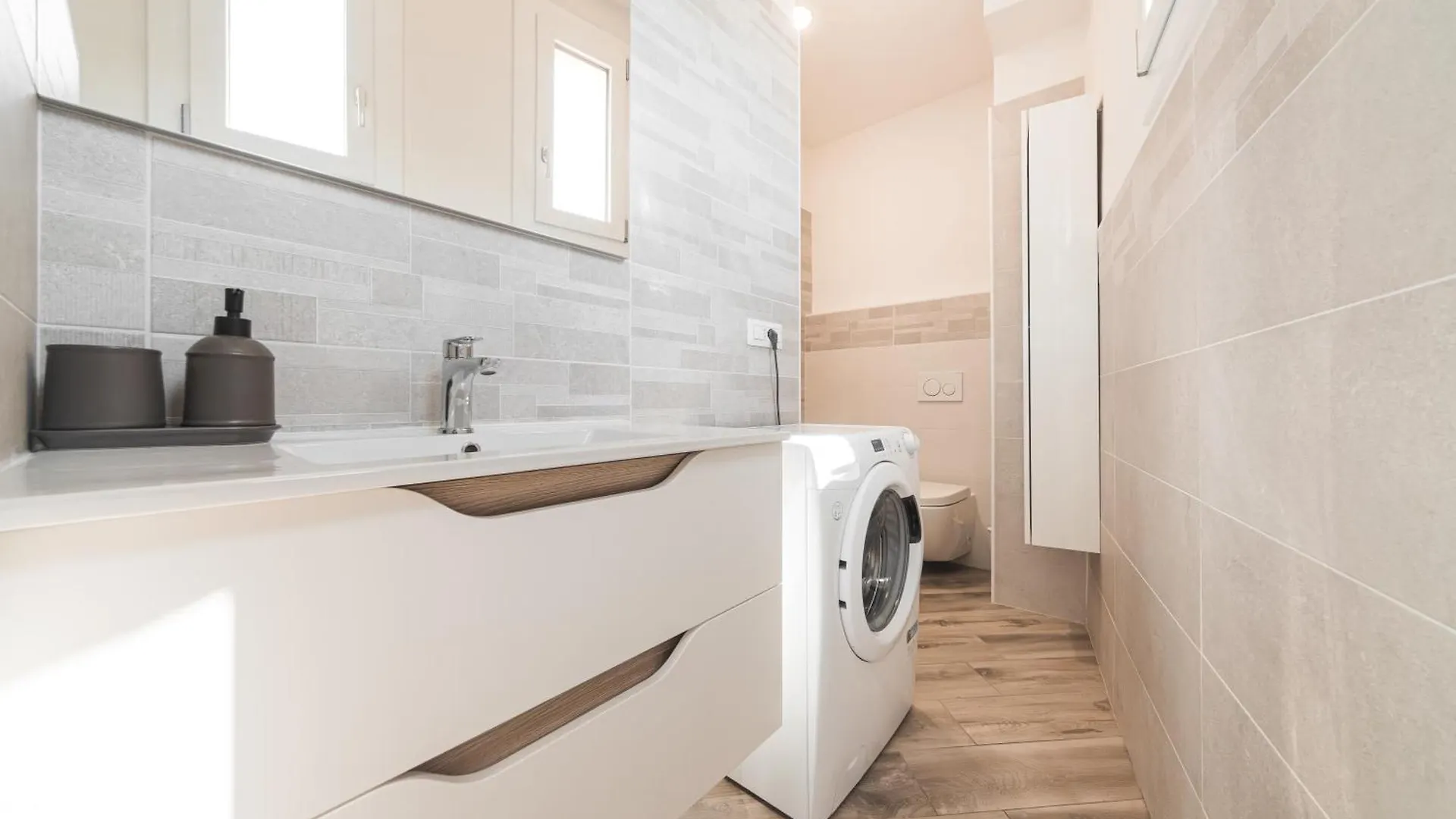 Carracci House - Free Parking - Station - Center E Fiera Apartment Bologna 0*,