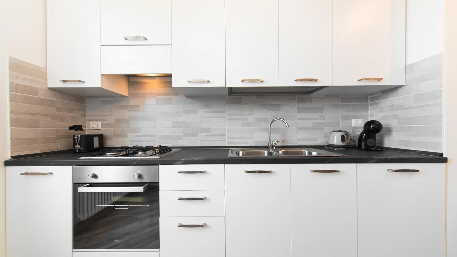 Carracci House - Free Parking - Station - Center E Fiera Apartment Bologna Italy