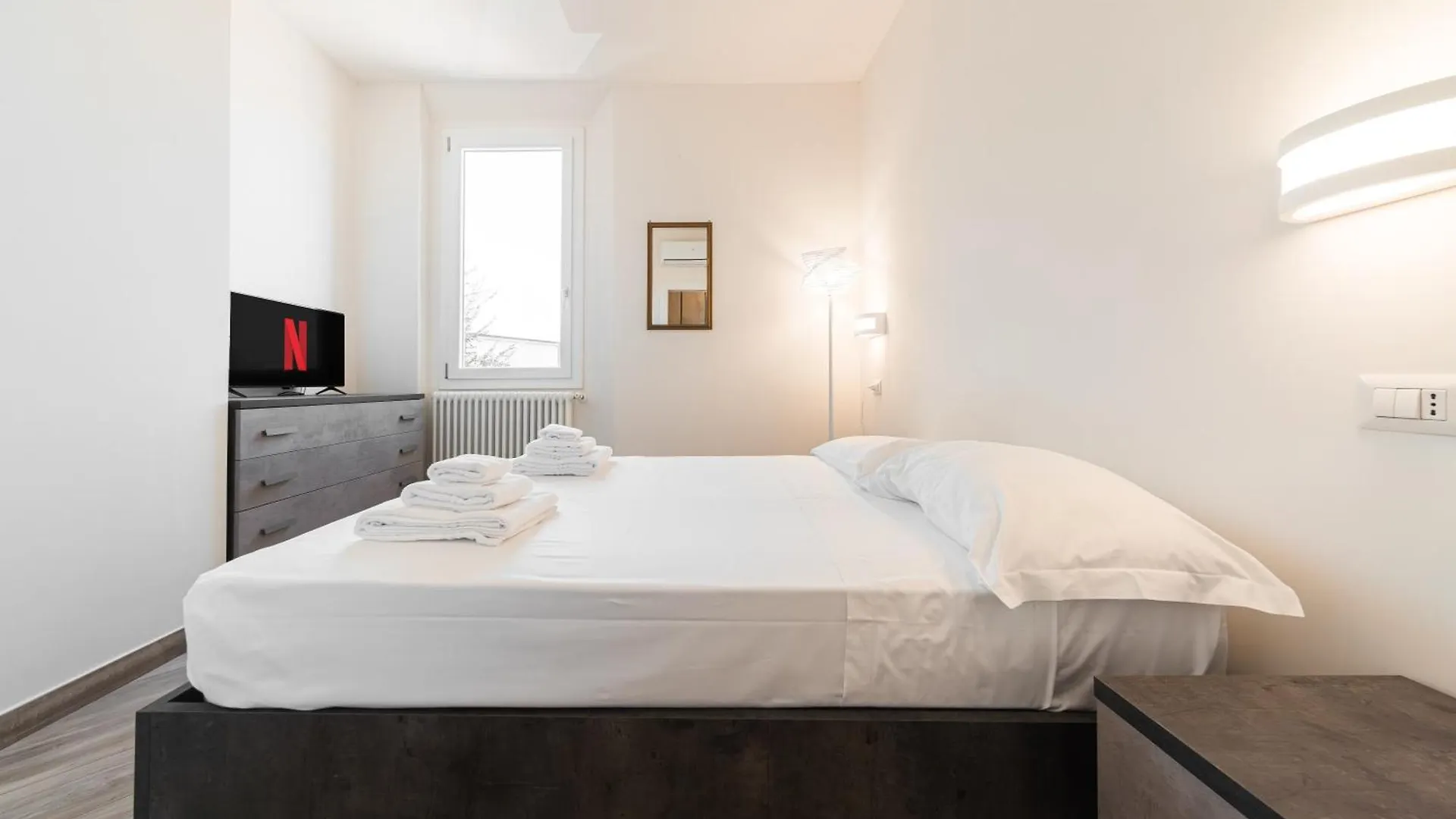 Carracci House - Free Parking - Station - Center E Fiera Apartment Bologna