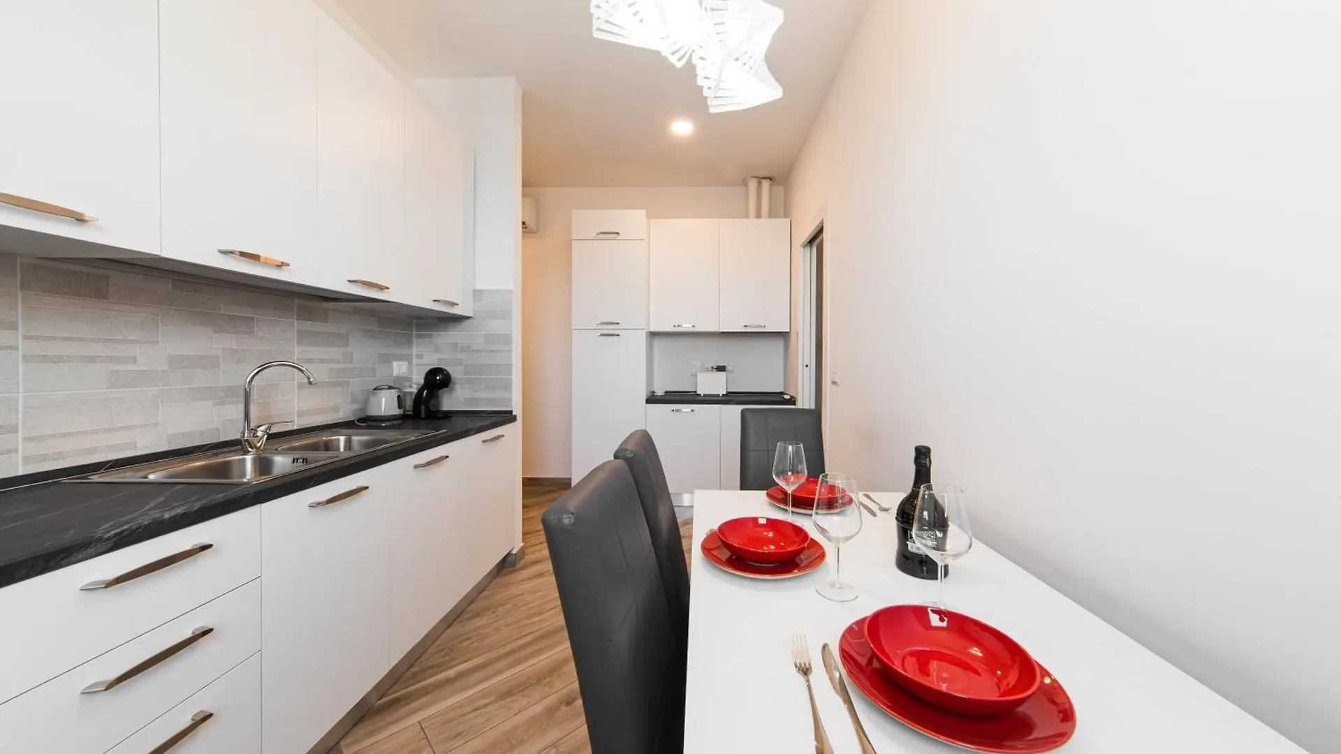 Carracci House - Free Parking - Station - Center E Fiera Apartment Bologna Italy